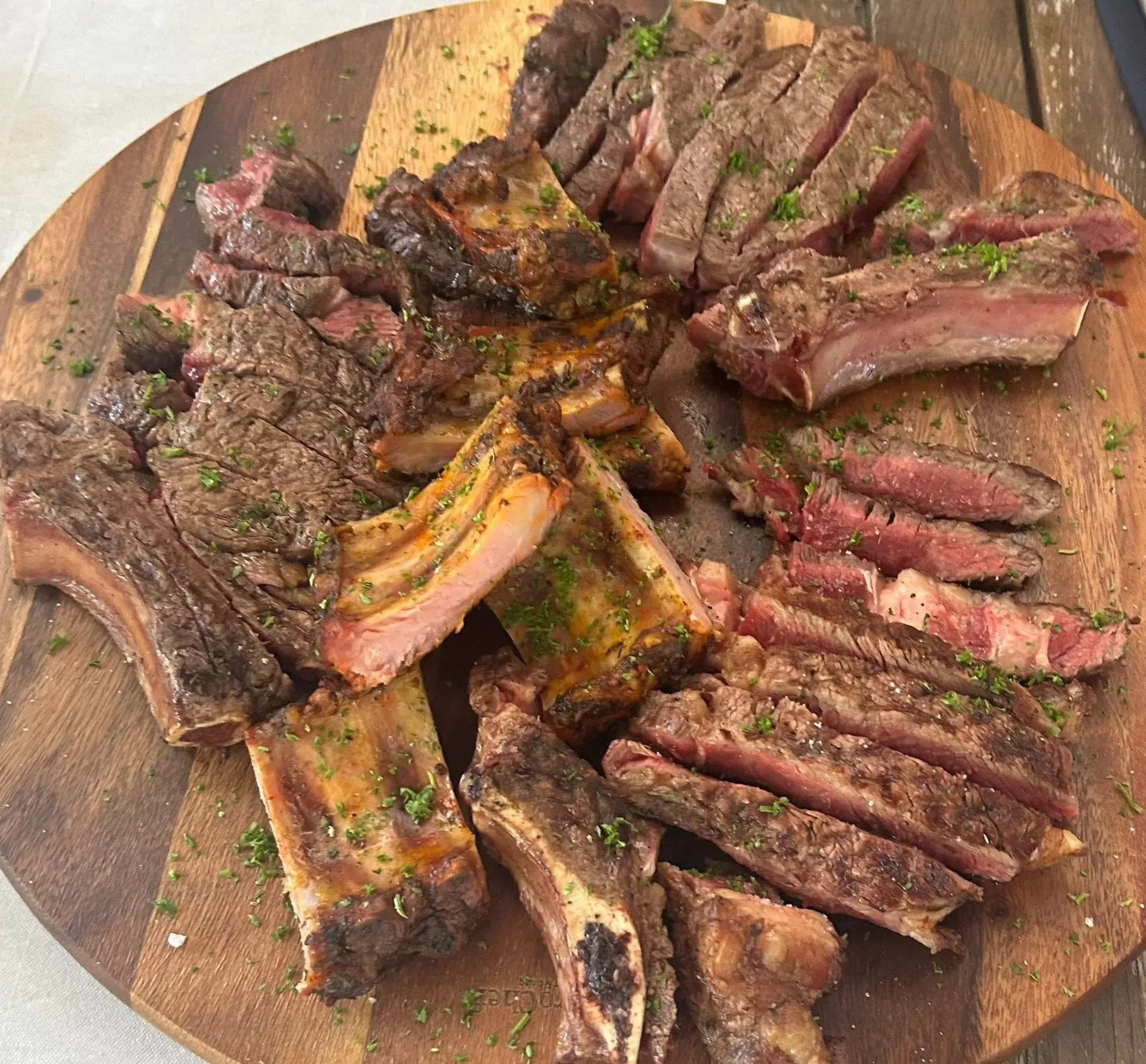 Côte à l'os grillée — L'Eperon Restaurant à Liège